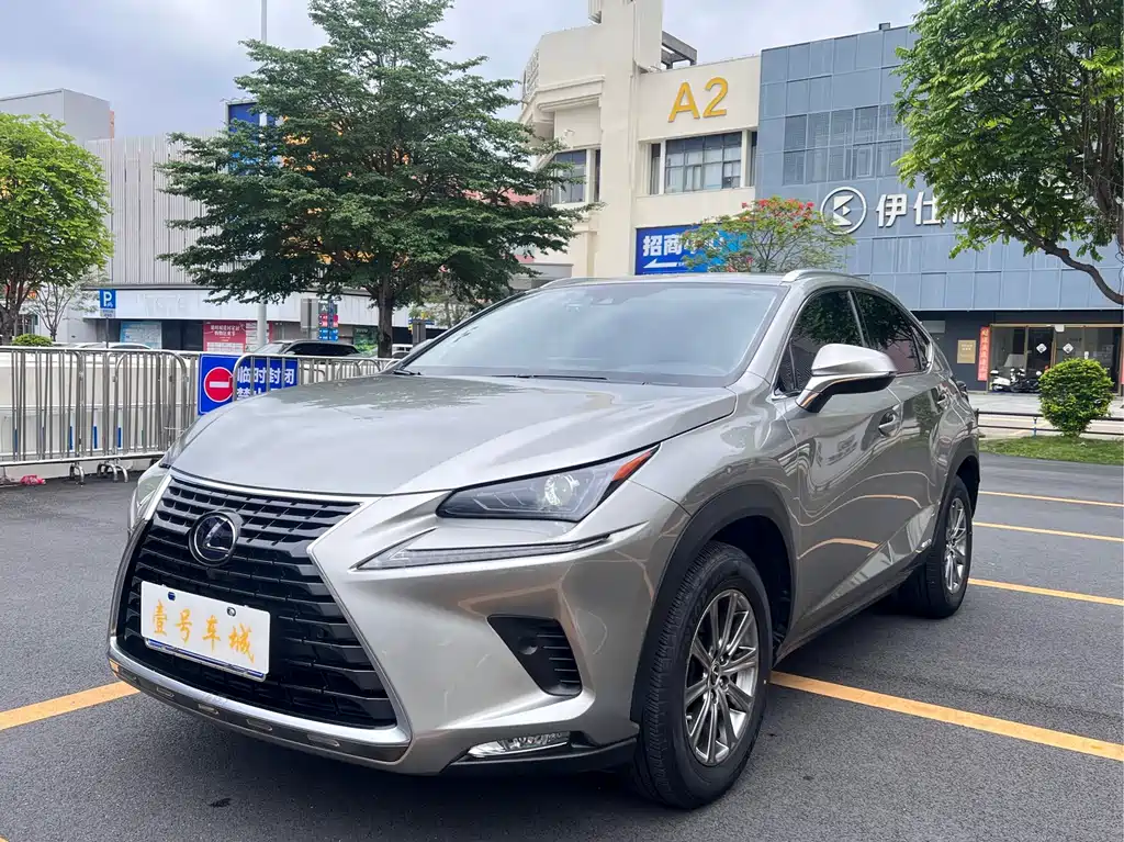 Lexus NX 2021