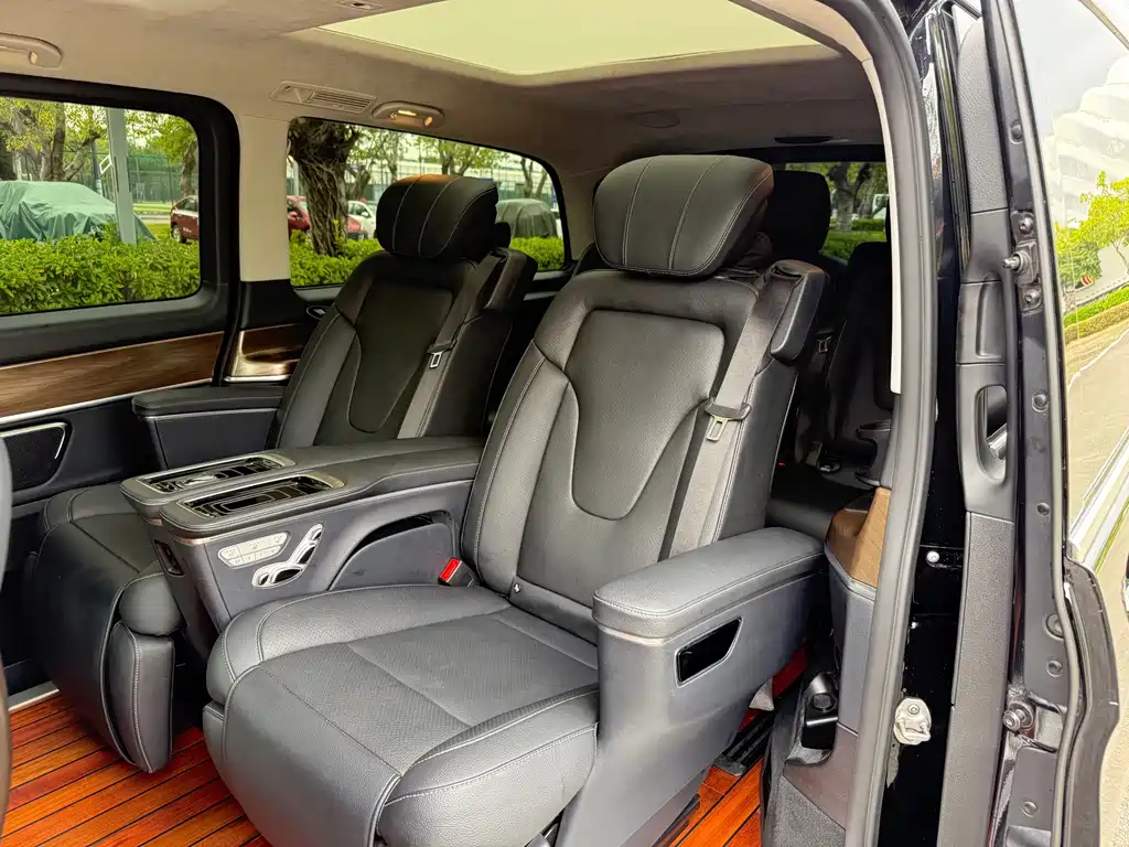 Mercedes-Benz V-Class — миниатюра 12