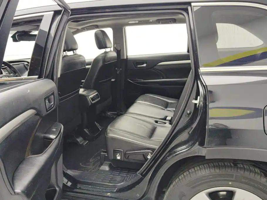 Toyota Highlander — миниатюра 11