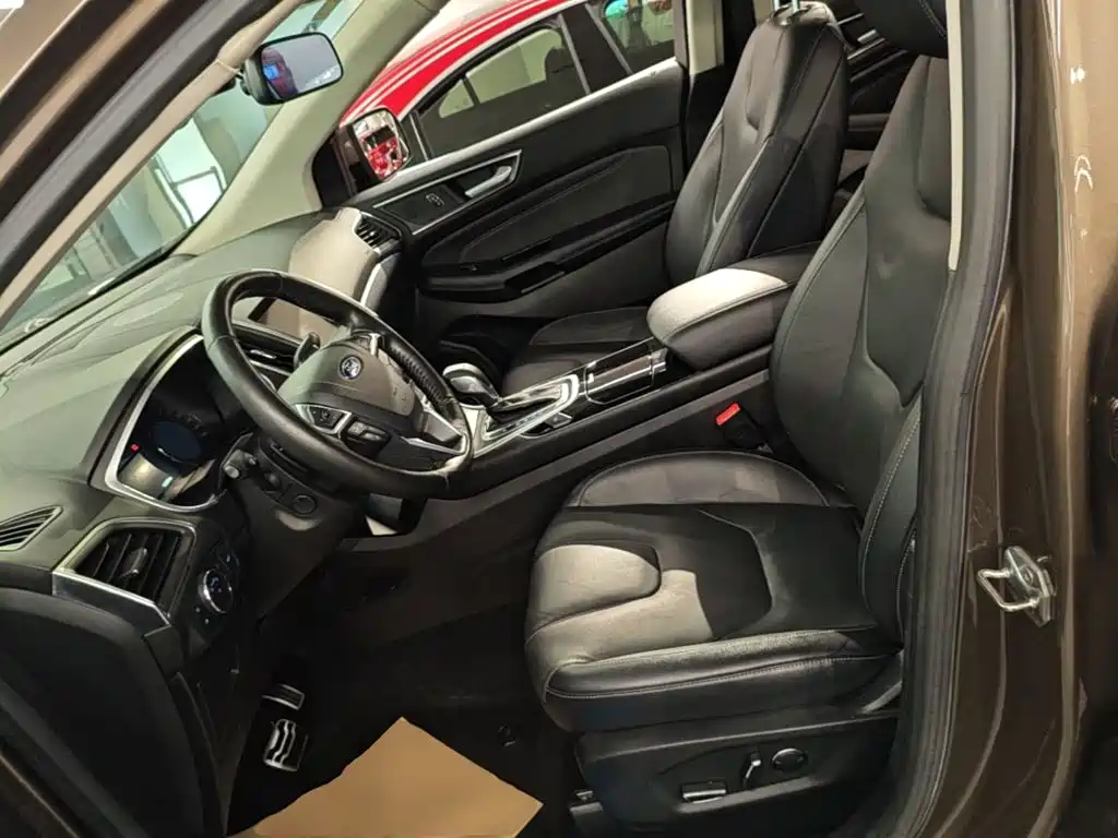 Ford Edge — миниатюра 15