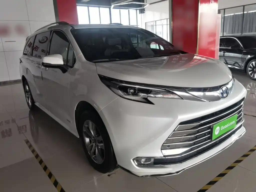 Toyota Sienna — миниатюра 4