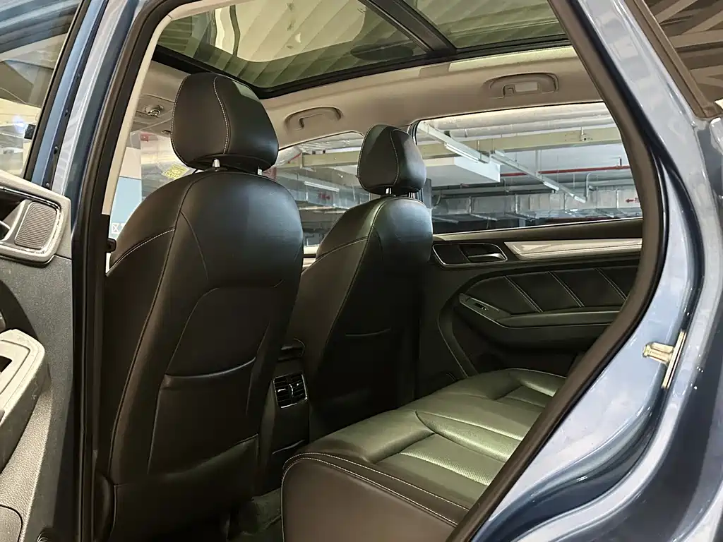 ROEWE RX5 NEW ENERGY