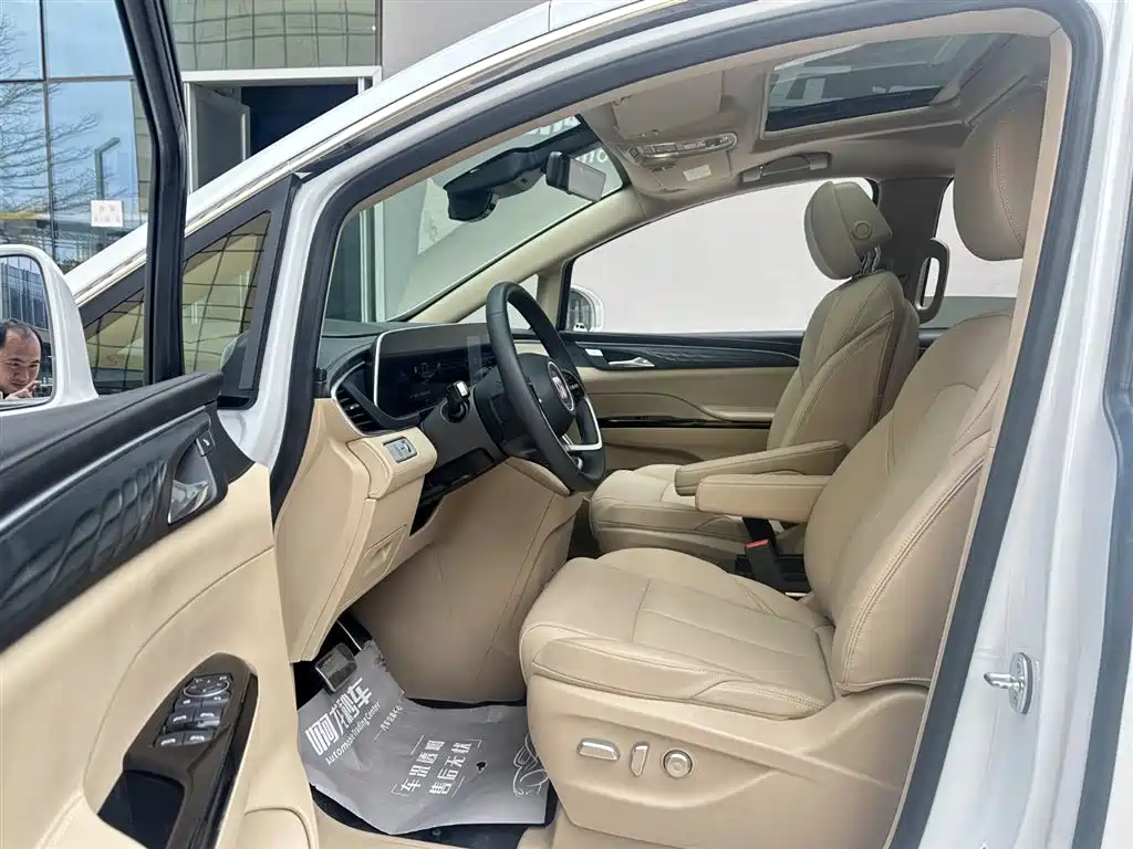 BUICK GL8 NEW ENERGY