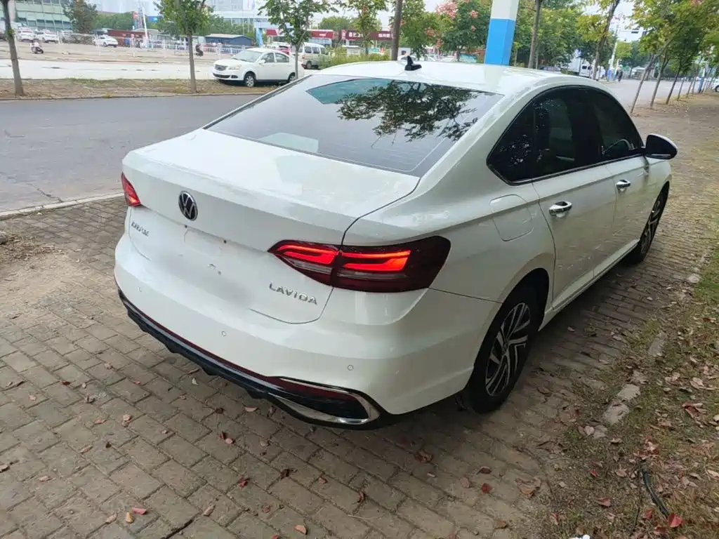 Volkswagen Lavida — миниатюра 7