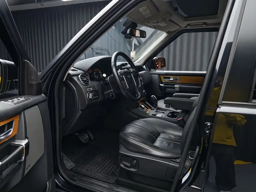 Land Rover Discovery — миниатюра 9