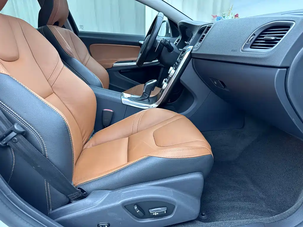 Volvo V60 — миниатюра 9