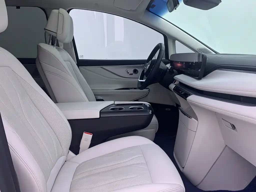 Buick GL8 Hybrid — миниатюра 12