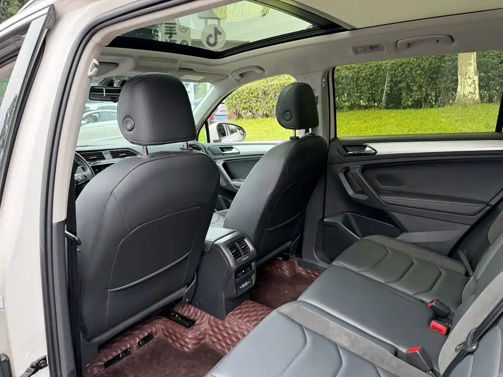 Volkswagen Tiguan L — миниатюра 11