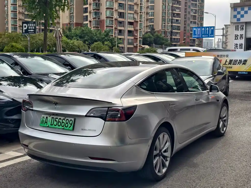Tesla Model 3 — миниатюра 6