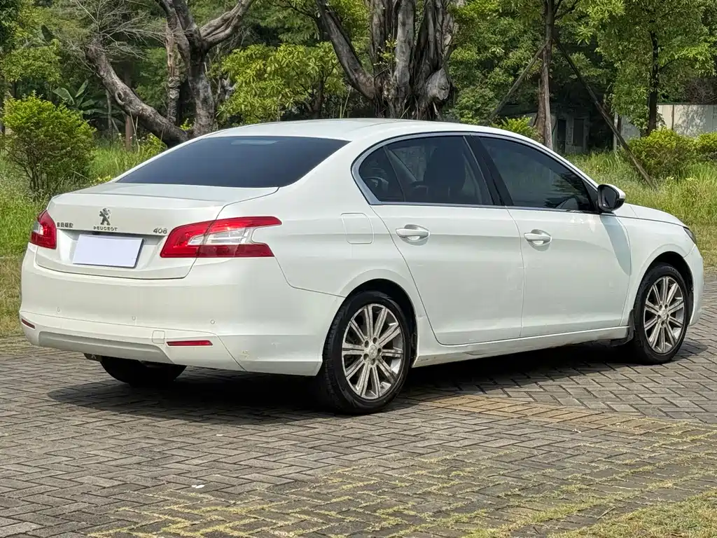 Peugeot 408 — миниатюра 10