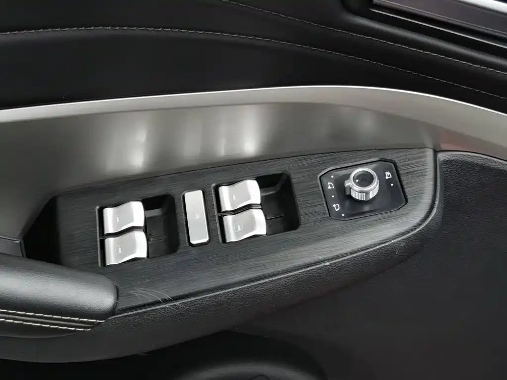 Wey Wey VV6 — миниатюра 9