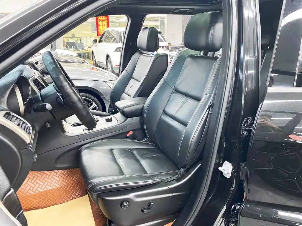 Jeep Grand Cherokee (Import) — миниатюра 14