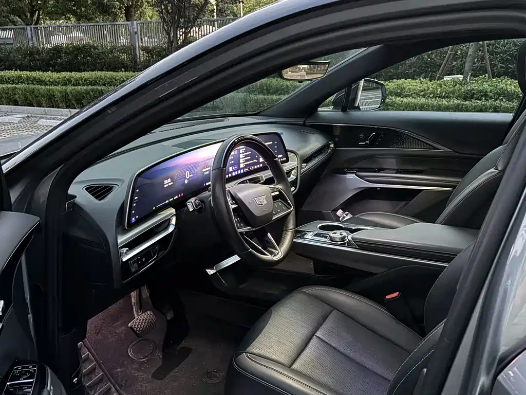 Cadillac Lyriq — миниатюра 5