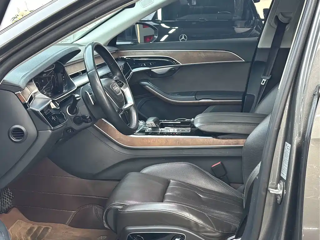 Audi A8 — миниатюра 3