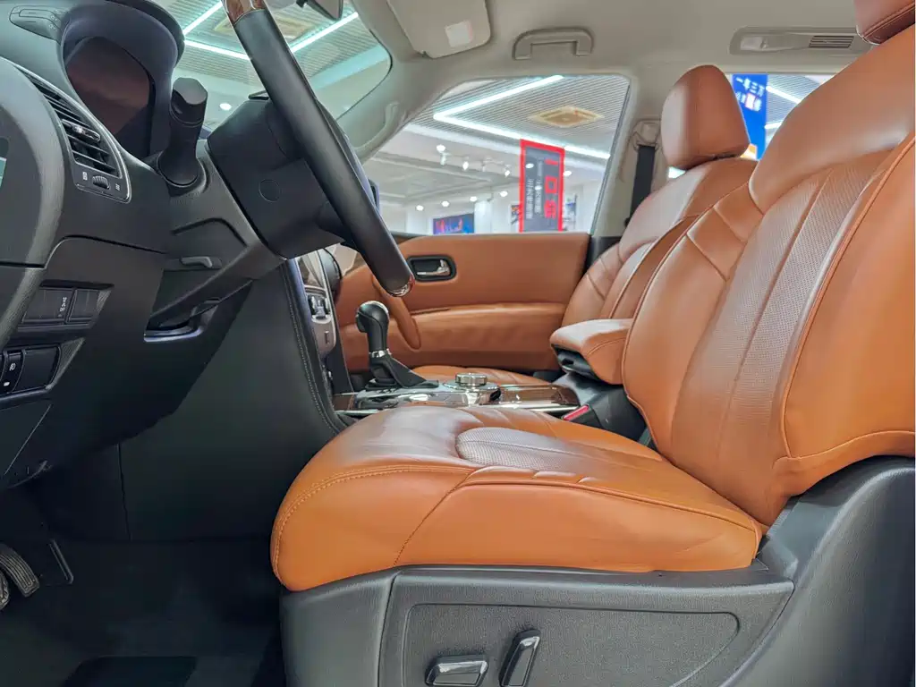 Nissan Patrol — миниатюра 7