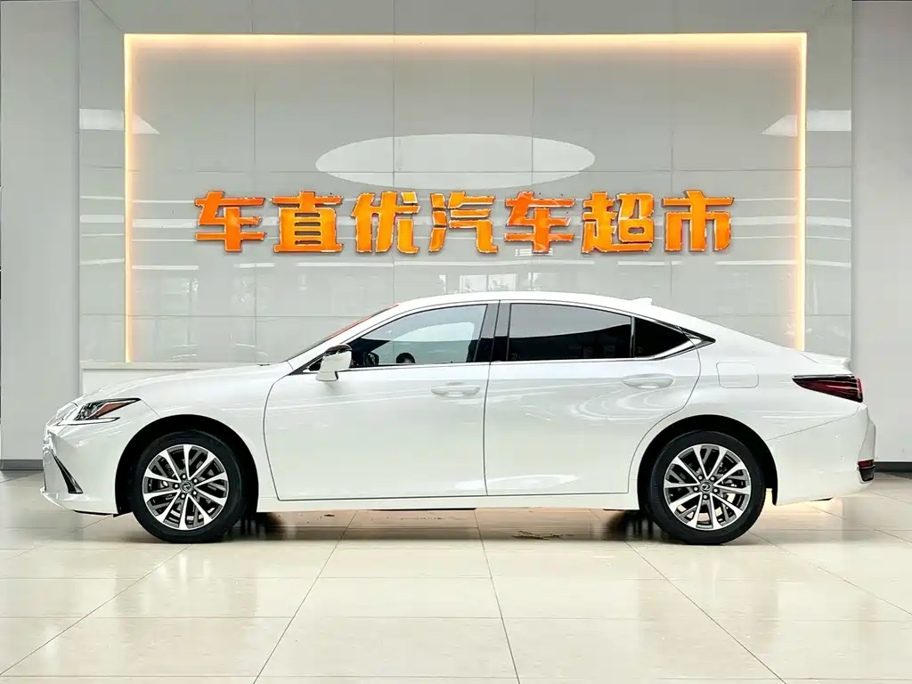 Lexus ES — миниатюра 4