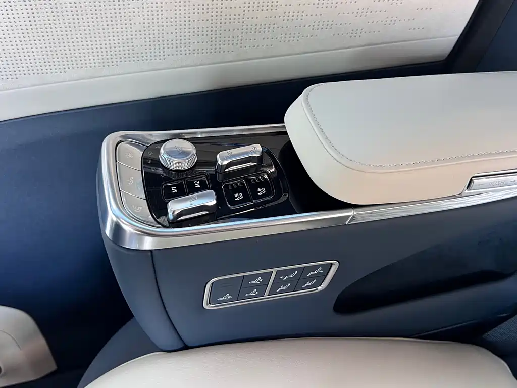 ZEEKR EXTREME KRYPTON 009