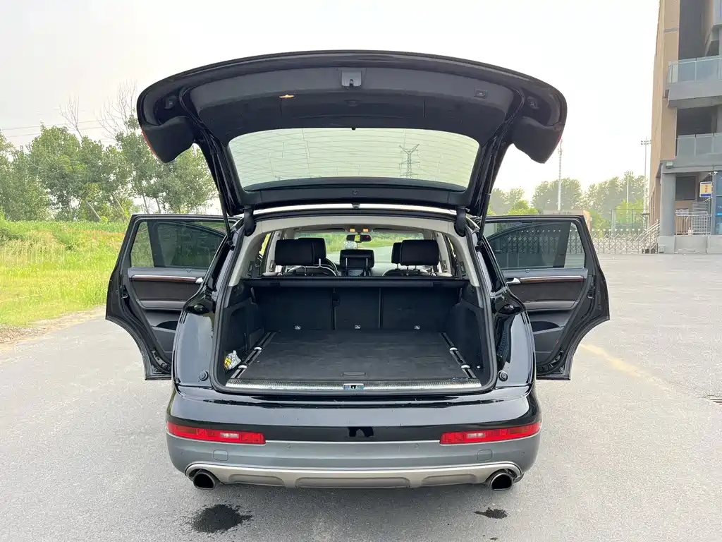 Audi Q7 — миниатюра 21