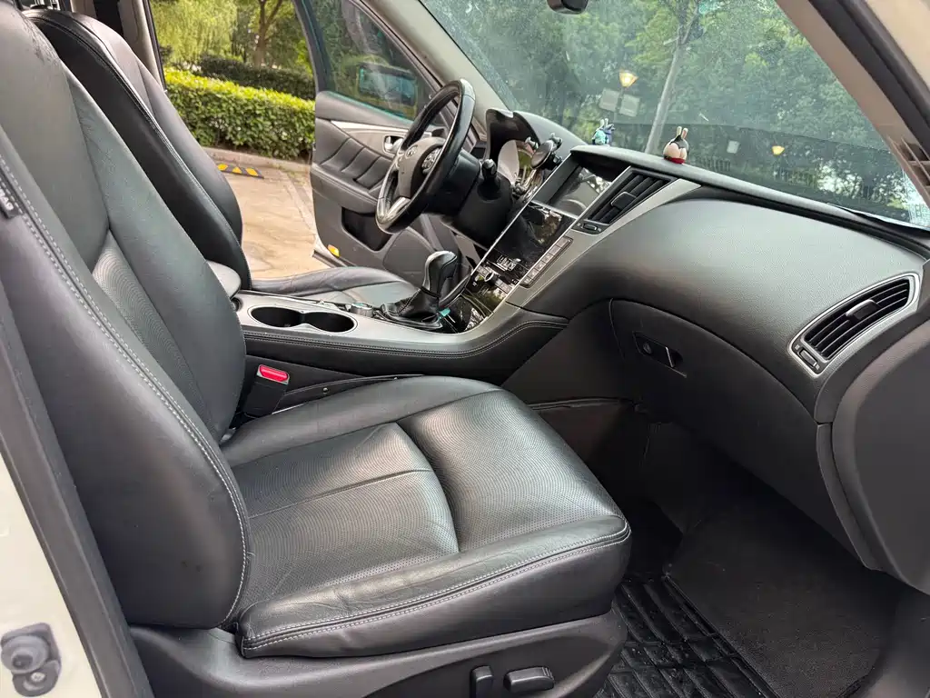 Infiniti Q50L 2016 2.0T Sport