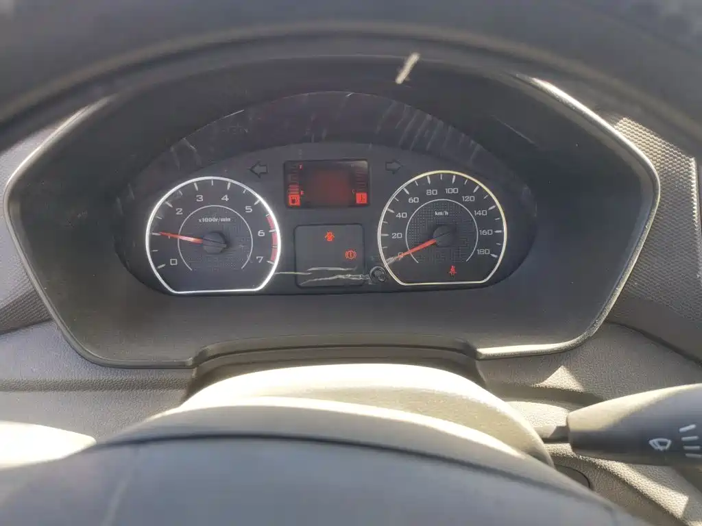 Wuling Hongguang V — миниатюра 4