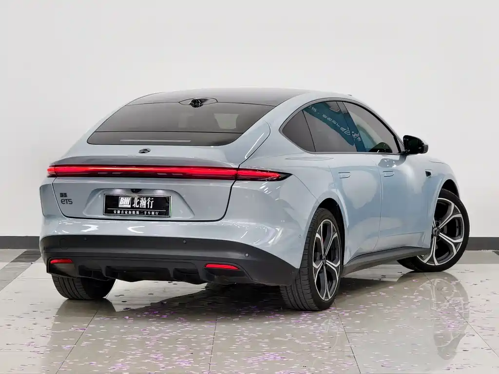 NIO NIO ET5