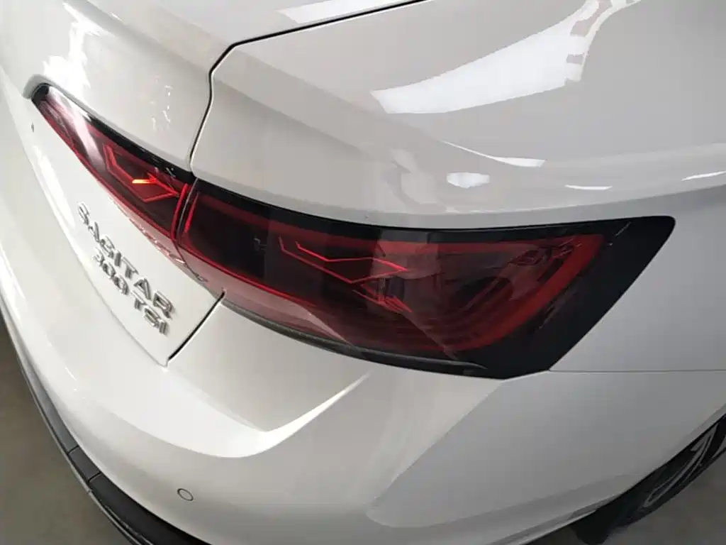 Volkswagen Sagitar — миниатюра 8