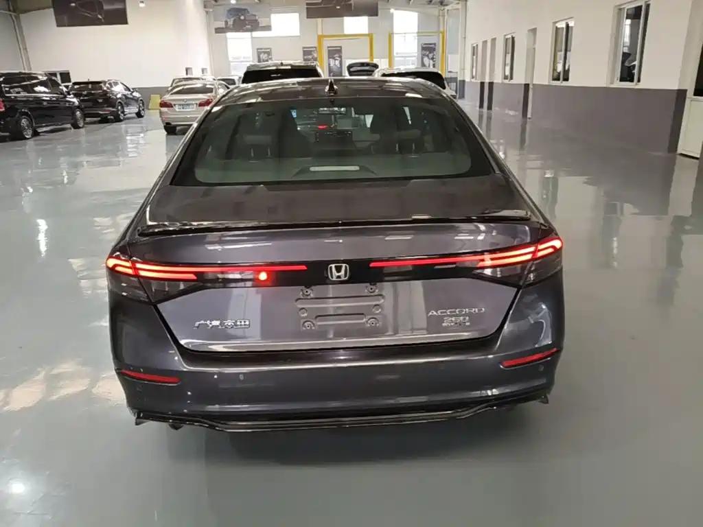 Honda Accord — миниатюра 6