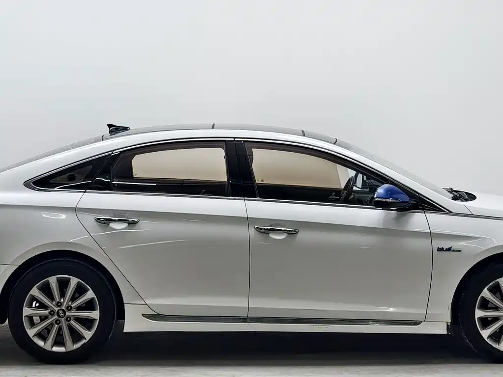 Hyundai Sonata — миниатюра 8