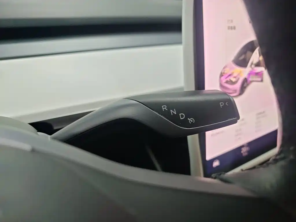 Tesla Model 3 — миниатюра 14