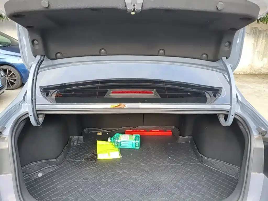 Geely Emgrand — миниатюра 19
