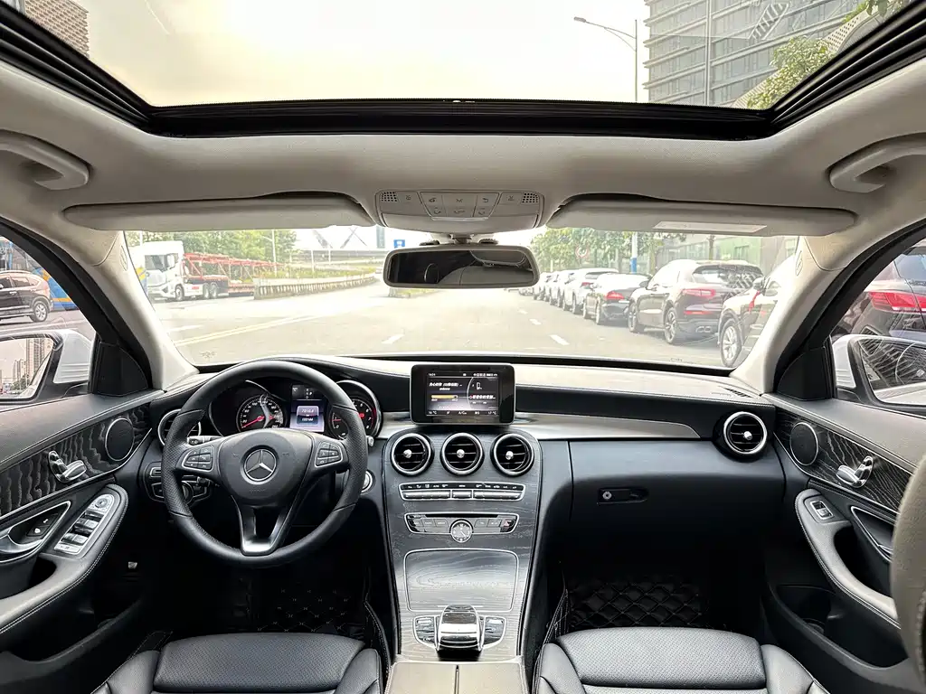 Mercedes-Benz C-Class — миниатюра 13