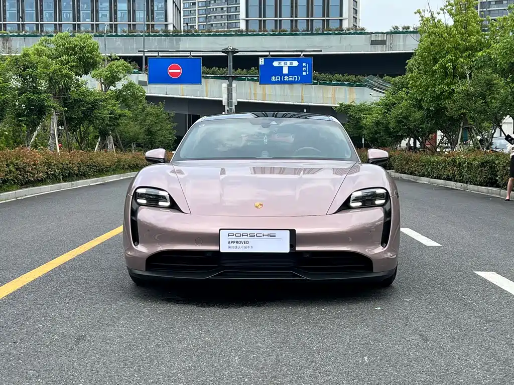 Porsche Taycan — миниатюра 2