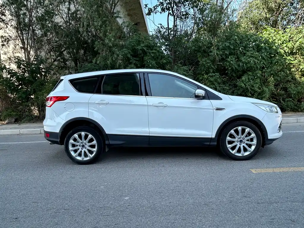 Ford Kuga — миниатюра 13