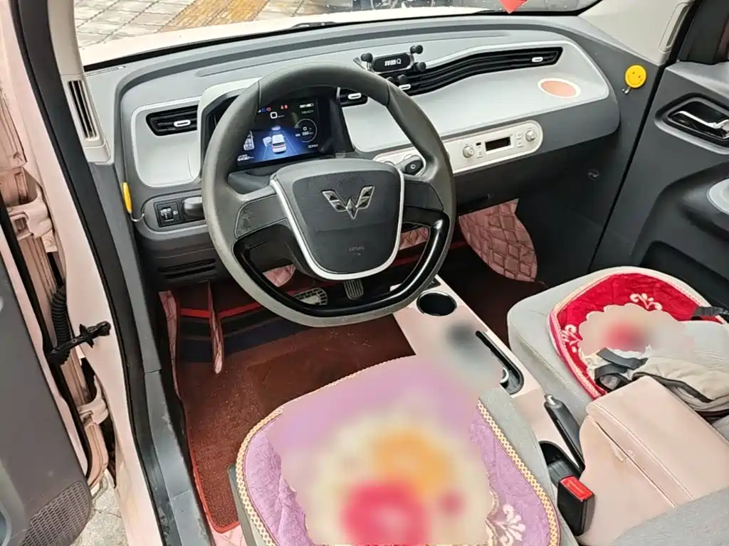 Wuling MINIEV — миниатюра 10
