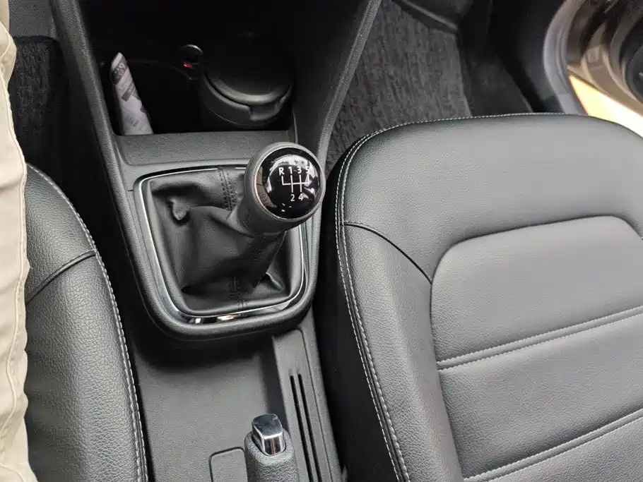 Volkswagen Jetta — миниатюра 16