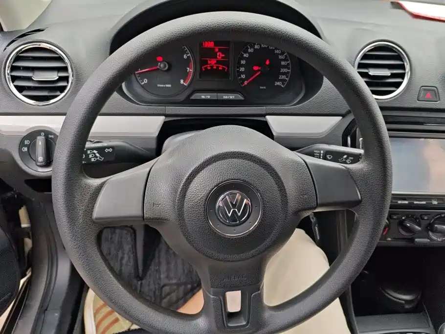 Volkswagen Jetta — миниатюра 15
