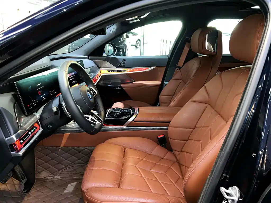 BMW i7 — миниатюра 9