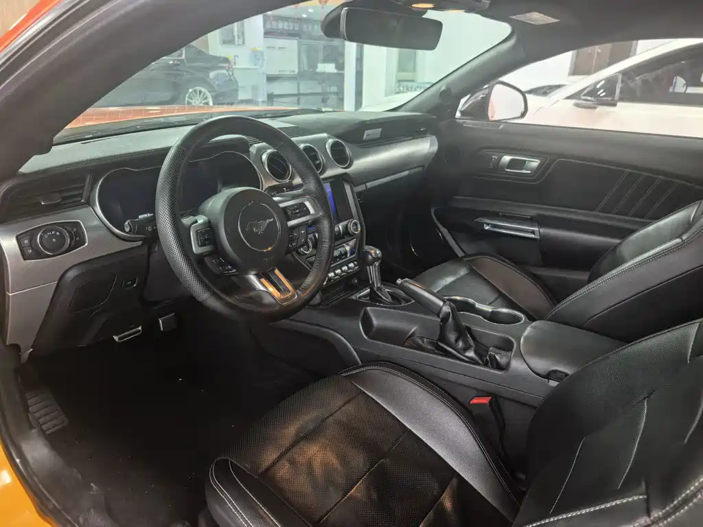 Ford Mustang — миниатюра 4