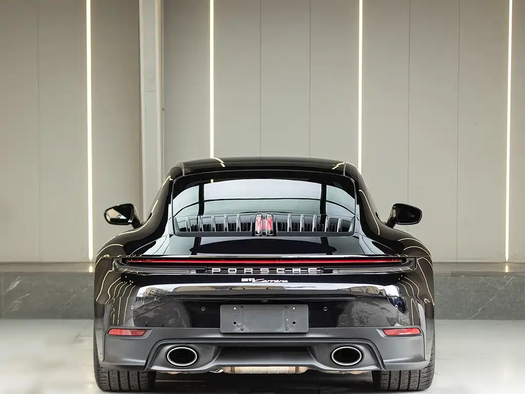 PORSCHE 911