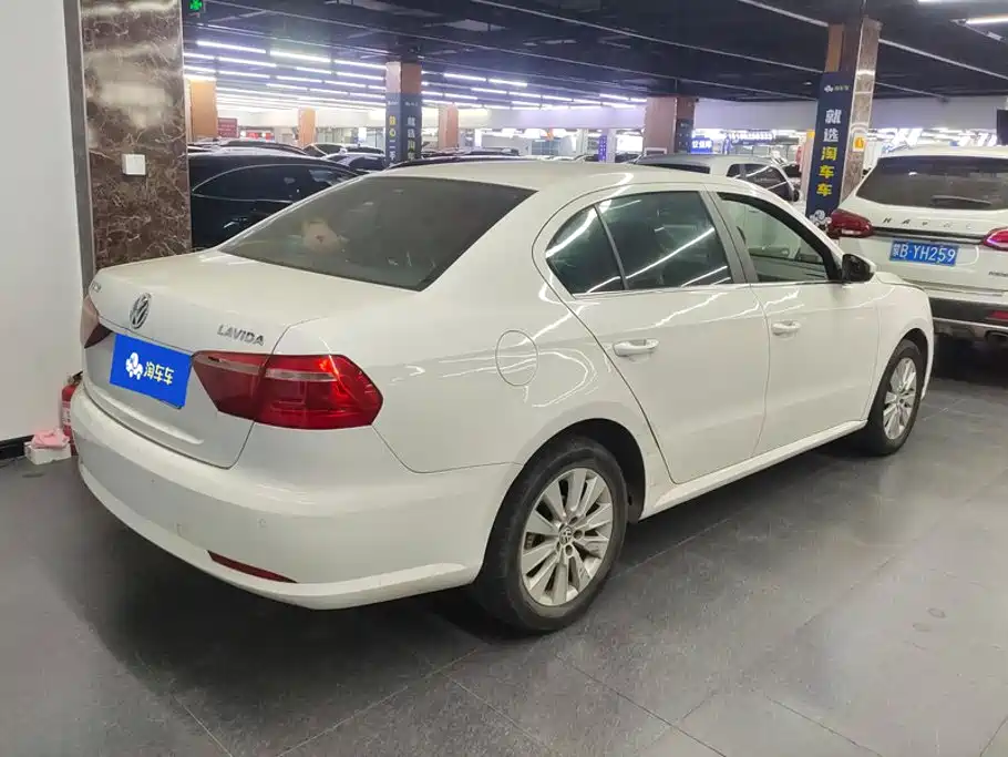 Volkswagen Lavida — миниатюра 3