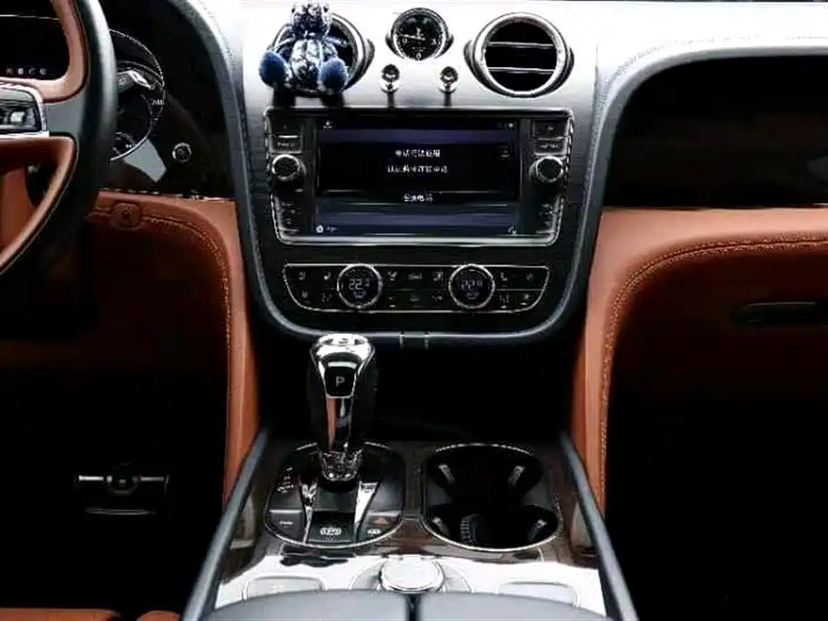 Bentley Bentayga 2017 6.0T Standard