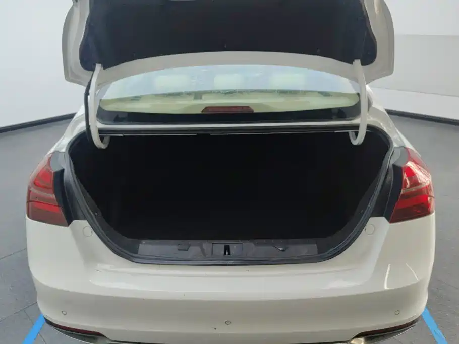Geely Emgrand — миниатюра 4
