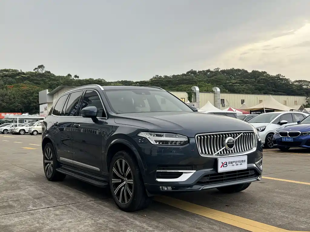 Volvo XC90 2021 B5 Luxury 5 мест