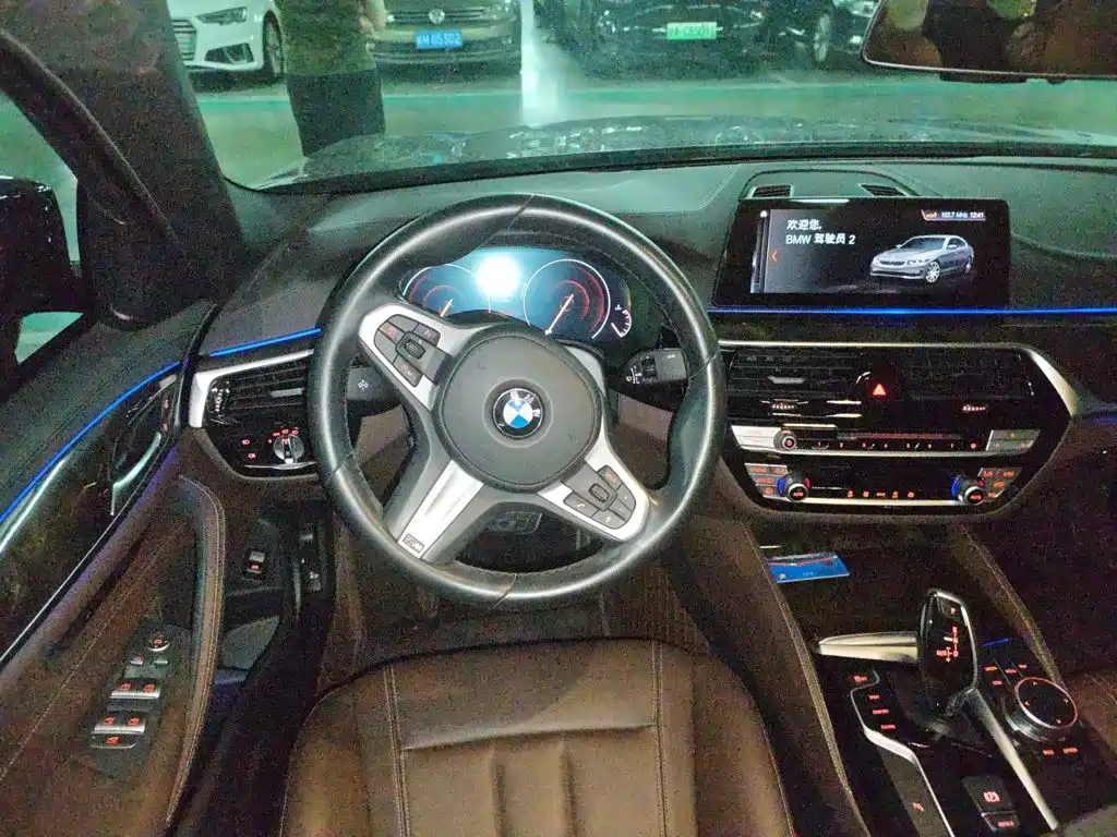 BMW 5 Series — миниатюра 3