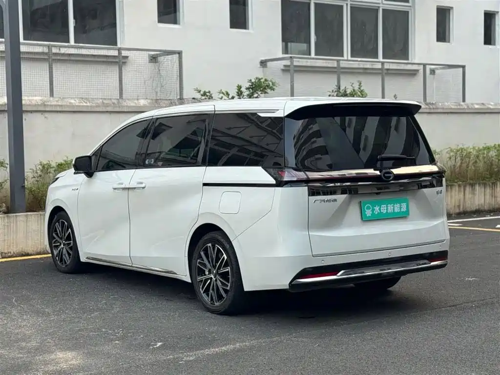 GAC Motor Trumpchi E8 PHEV — миниатюра 6