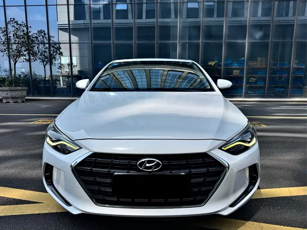 Hyundai Elantra — миниатюра 2