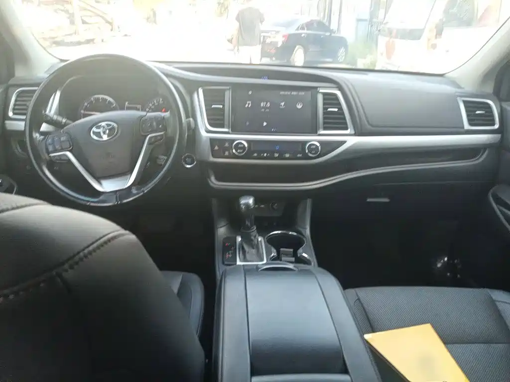 Toyota Highlander — миниатюра 10