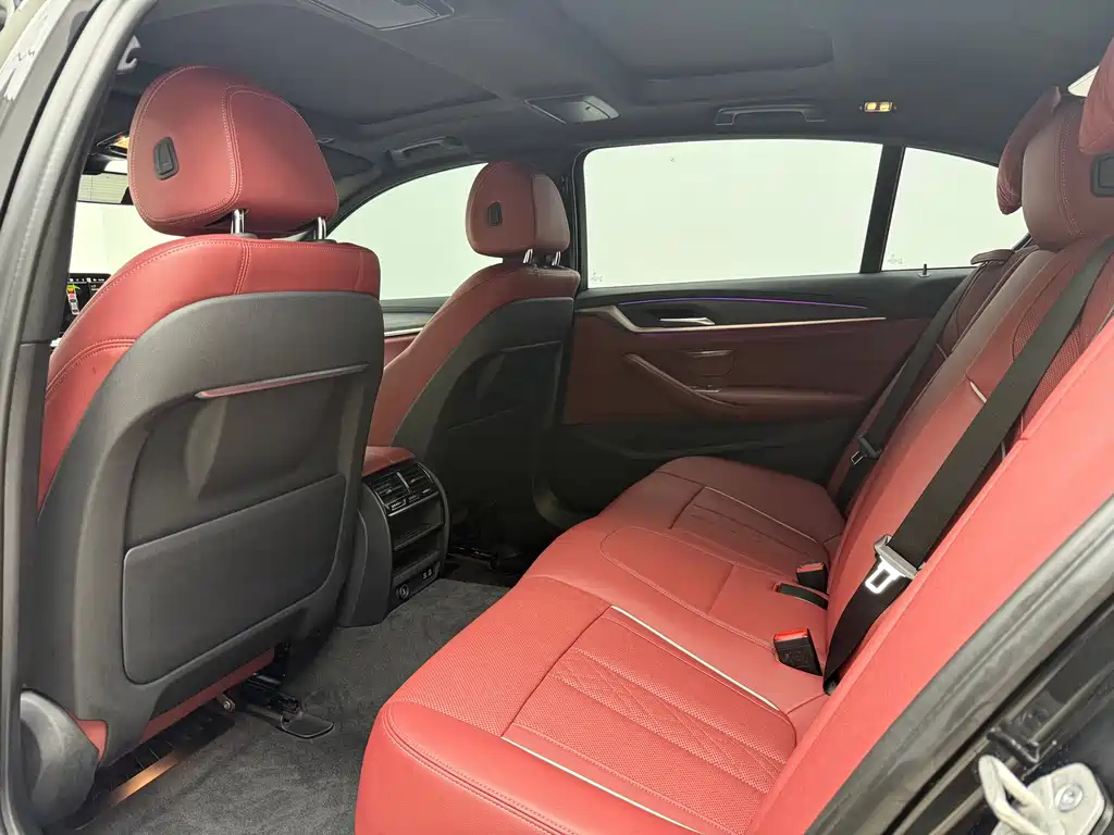 BMW 5 Series — миниатюра 16