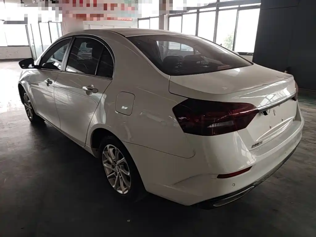 Geely Emgrand — миниатюра 5