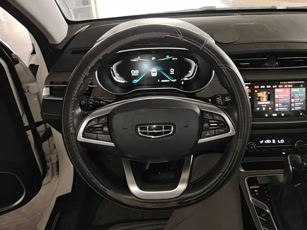 Geely Emgrand — миниатюра 11